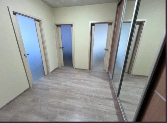 3-х комнатная квартира в Калининском р-не в отличном состоянии (автомагазин) Donetsk