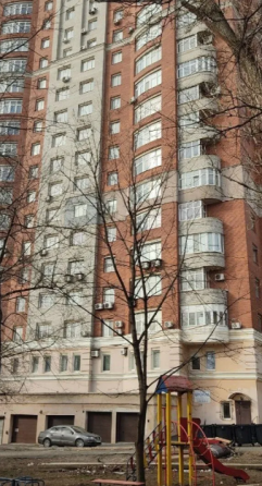 Крупногабаритная 4-х ком. квартира в центре. ул. Университетская Donetsk