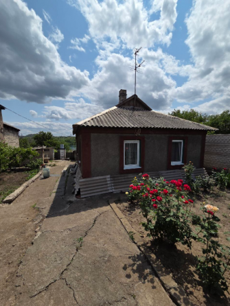Дом в Ленинском р-не. ул. Азовская. 50 м2, 8,4 сотки Donetsk