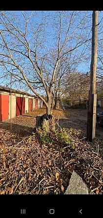 Гараж в Буденовском р-не. кооп. Горняк , все что на фото, в т.ч. автомобиль "Москвич" Donetsk