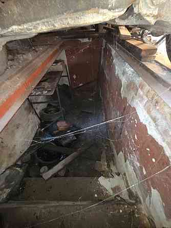 Гараж в Буденовском р-не. кооп. Горняк , все что на фото, в т.ч. автомобиль "Москвич" Donetsk