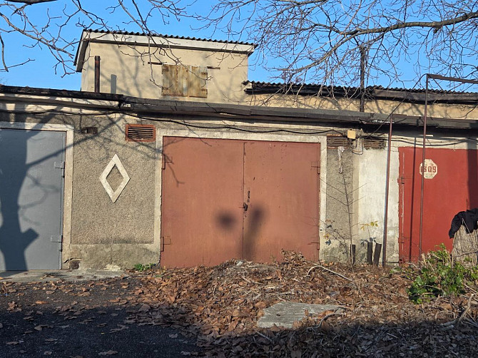 Гараж в Буденовском р-не. кооп. Горняк , все что на фото, в т.ч. автомобиль "Москвич" Donetsk - photo 1