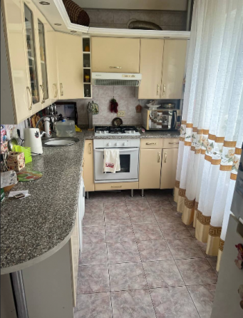 3-х ком. квартира в Калининском р-не, ул. Капитана Ратникова в хорошем состоянии Donetsk